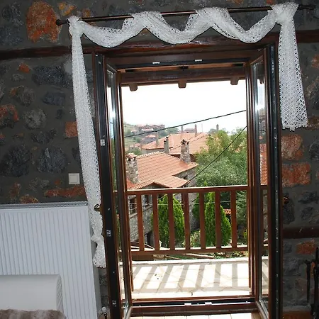 Nifada Nyaraló *
